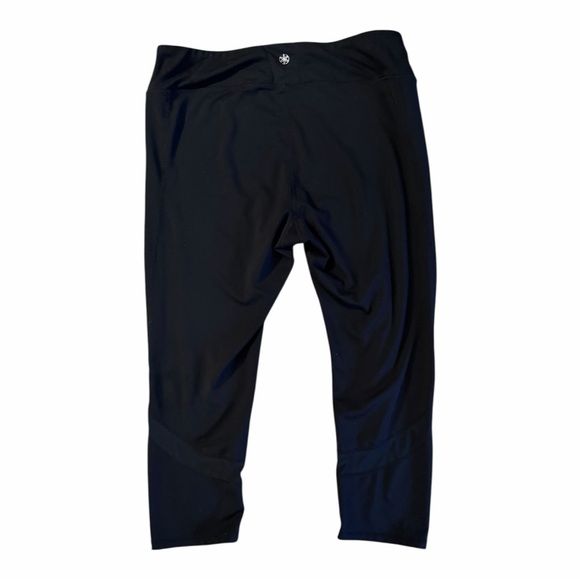 GAIAM Black Cropped Leggings - Picture 6 of 8